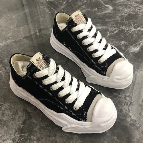 Guibts Low-Top Sneaker