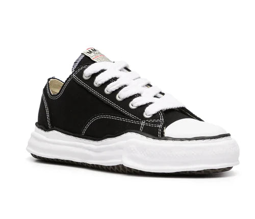 Guibts Low-Top Sneaker